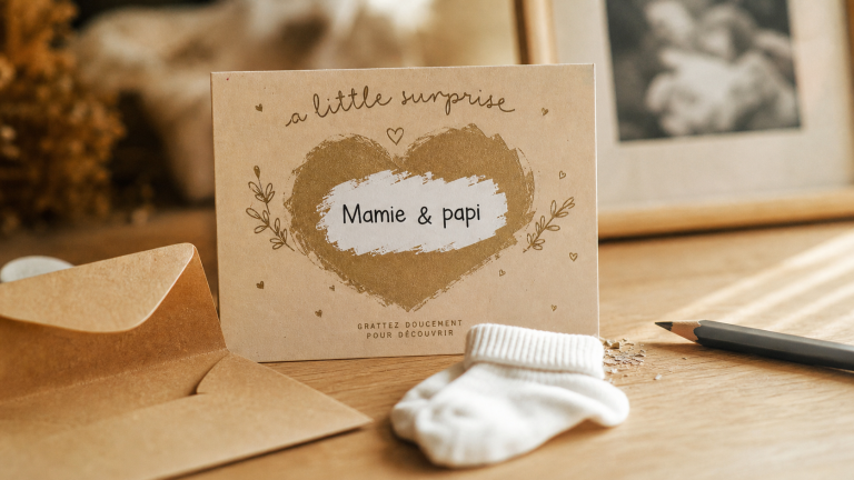 Annonce grossesse famille : carte à gratter Mamie & papi